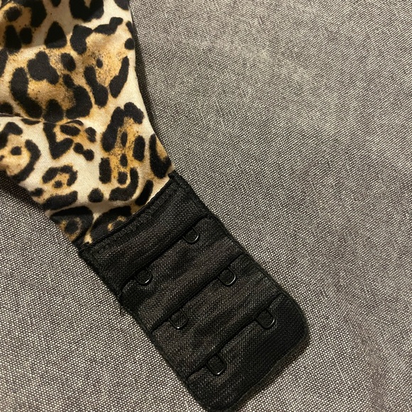 Victoria's Secret Leopard Print Bra - Picture 5 of 7